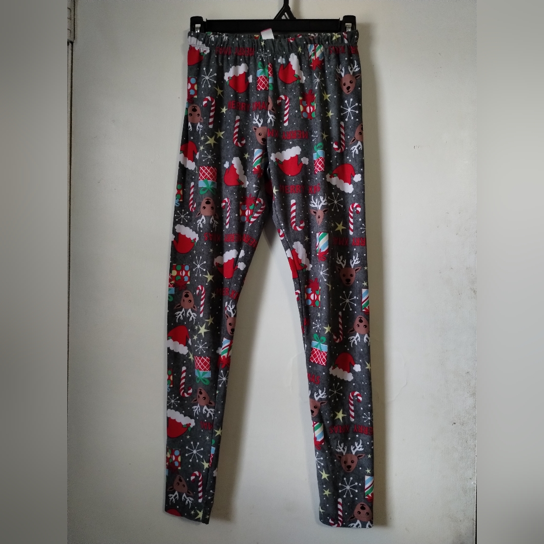 No Boundaries Festive Holiday Leggings - Gray And Red